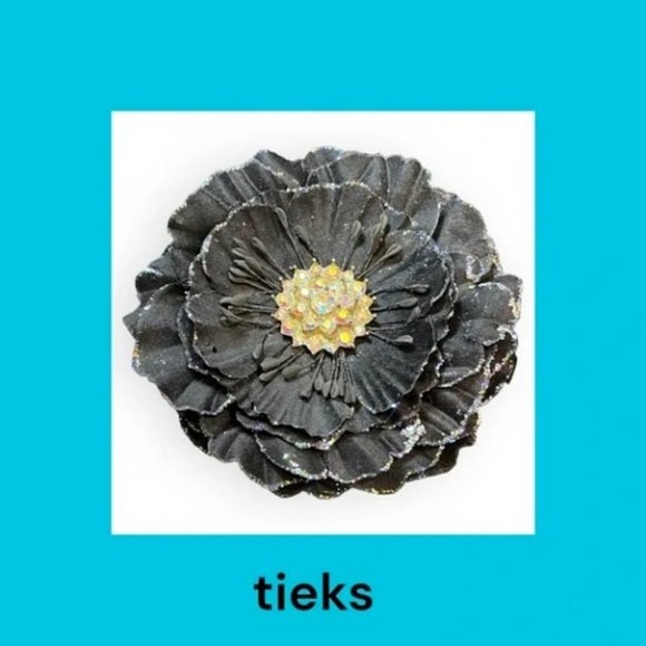 Tieks Flower Black Box Topper with Faux Rhinestones in Center TB-A-524 - Picture 1 of 3